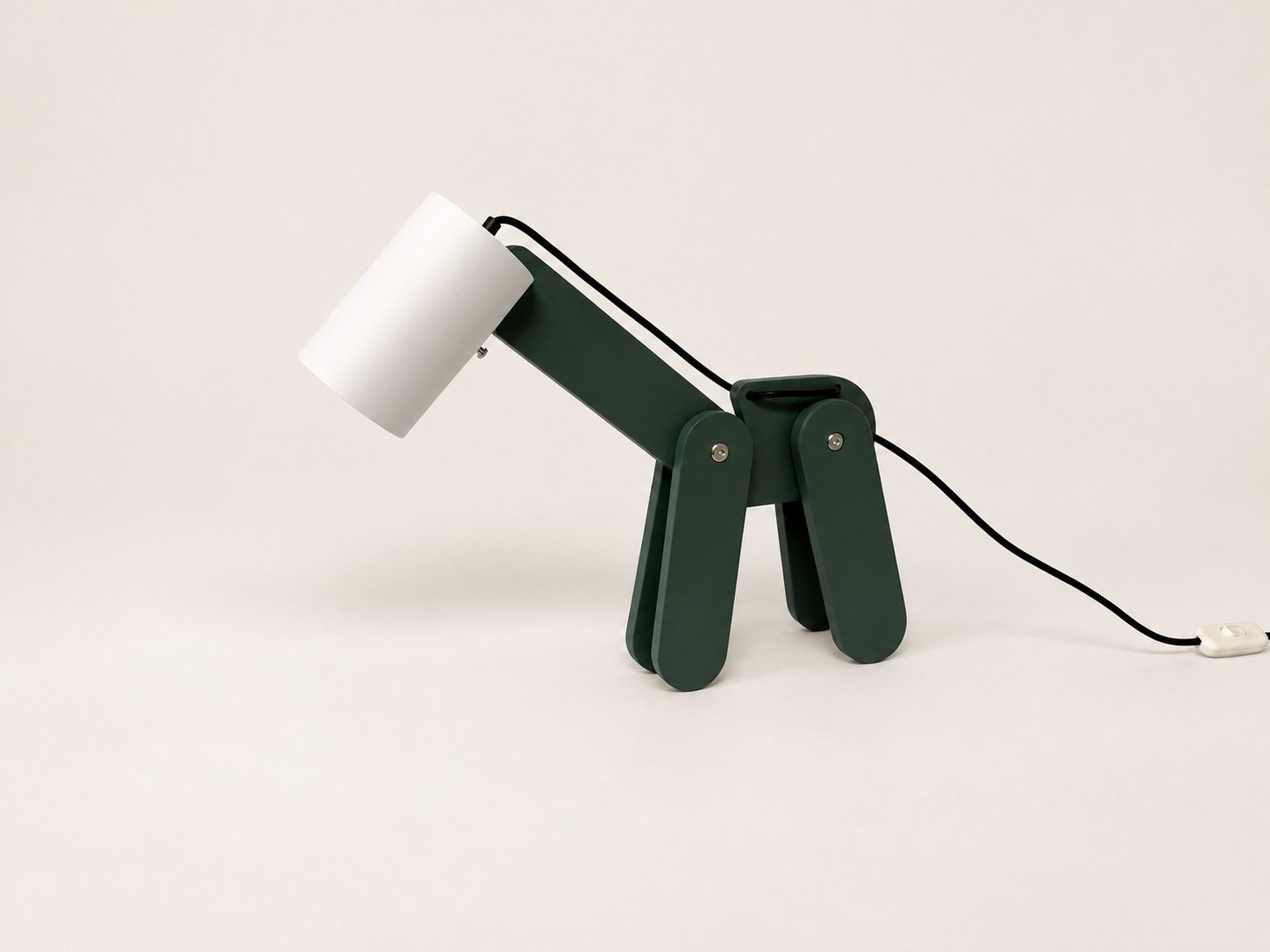 Giraffe-shaped wooden kids' lamp, made from FSC birch plywood in Sweden